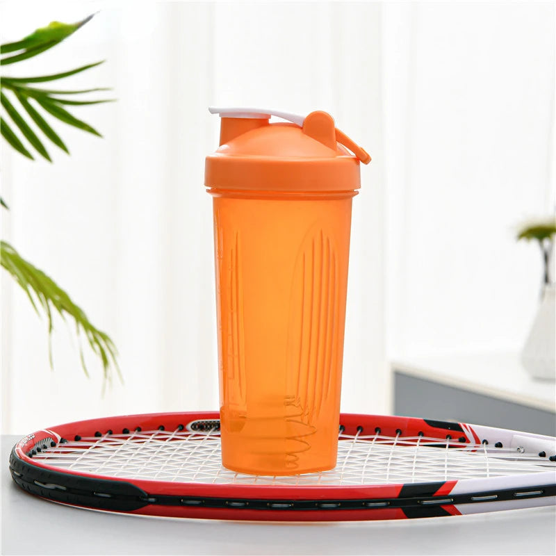 600ml Portable Protein Powder Shaker Bottle Leak Proof Water Bottle for Gym Fitness Training Sport Shaker Mixing Cup with Scale
